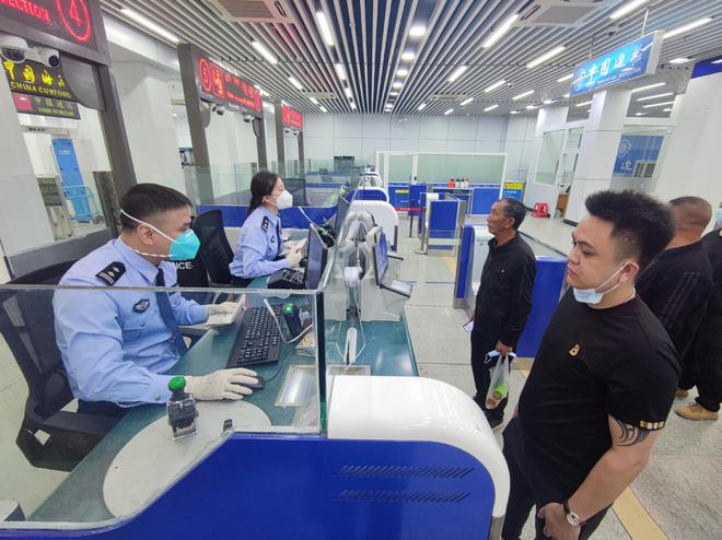 广西东兴口岸恢复出境团队旅游业务,首日出入境人员4200余人